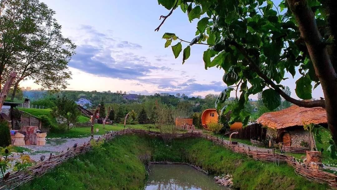 Valea Celor Doisprezece Hotel Piriu Dobreni Kültér fotó